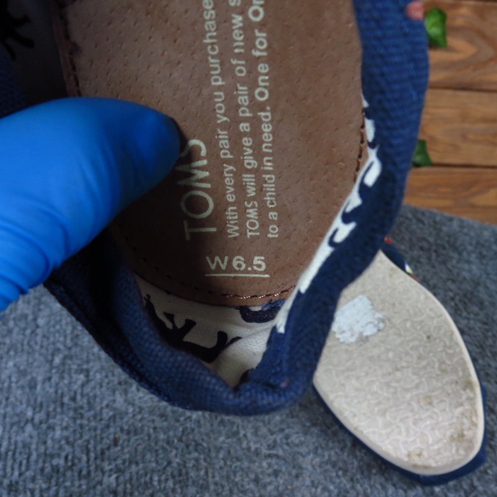 TOMS Alpargata Women Slip On Flat Size 6.5 Walking Navy Blue Sailboat Canvas - Picture 7 of 7